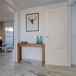 Apartman Boulevard 302 *