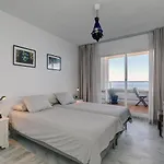 Apartman Boulevard 302 *