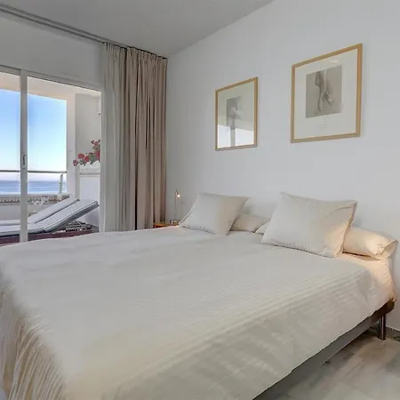 Boulevard 302 * Estepona