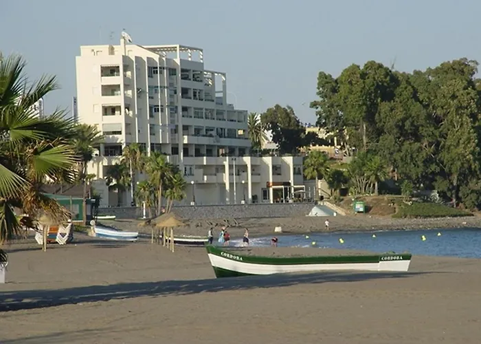 Apartment Boulevard 302 *