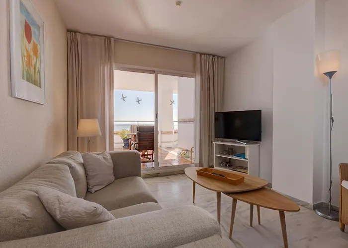 Apartment Boulevard 302 *