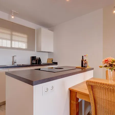 Boulevard 302 * Εστεπόνα